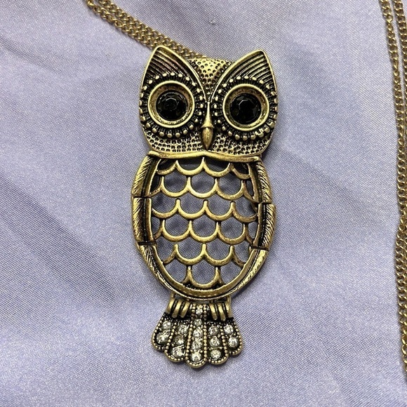 𝅺AVON Brass Vintage Style Owl Pendant Necklace - Picture 2 of 2